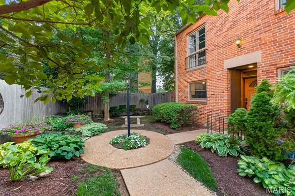 426 S Kirkwood Road #A, Kirkwood, MO 63122