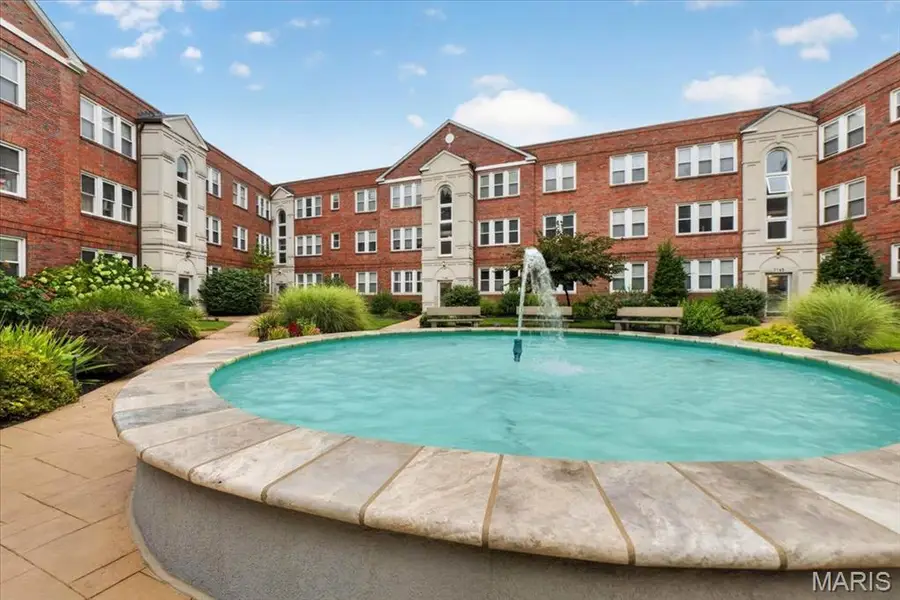 7745 Kingsbury Boulevard #12, Saint Louis, MO 63105 - #2