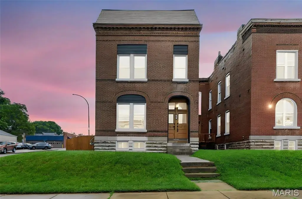 6827 Minnesota Avenue, Saint Louis, MO 63111 - #1