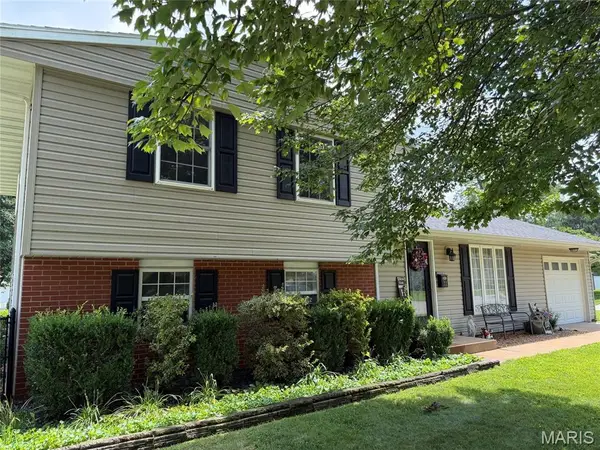 212 Whitehall Drive, O'Fallon, IL 62269