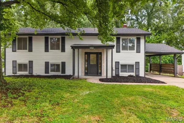 2026 Dawson Drive, St Charles, MO 63301