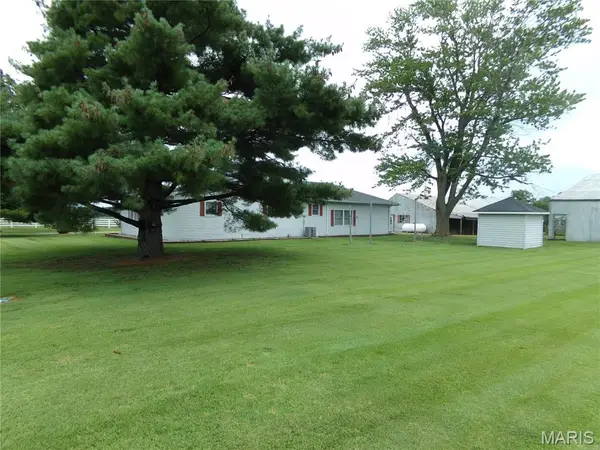 1954 Tilden Road, Marissa, IL 62257