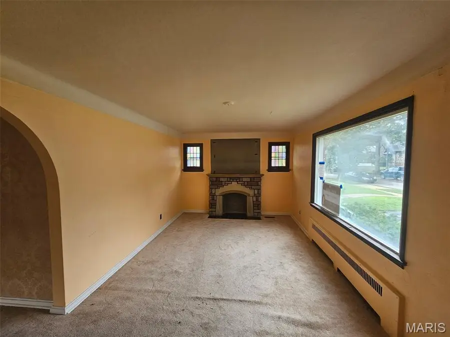 6708 Edison Avenue, Saint Louis, MO 63121 - #2
