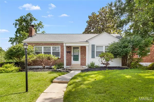 2 W Rose Avenue, Webster Groves, MO 63119