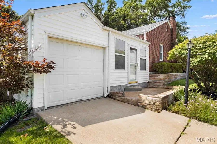 2 W Rose Avenue, Webster Groves, MO 63119 - #3
