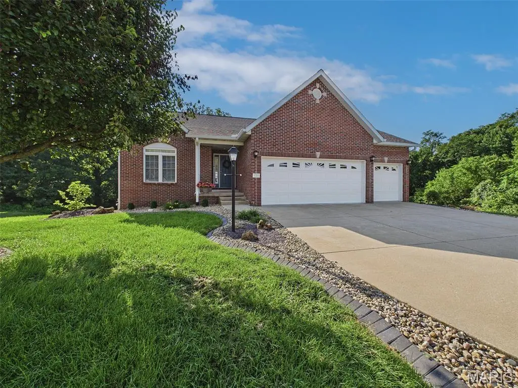 5215 Willis Avenue, Godfrey, IL 62035 - #1