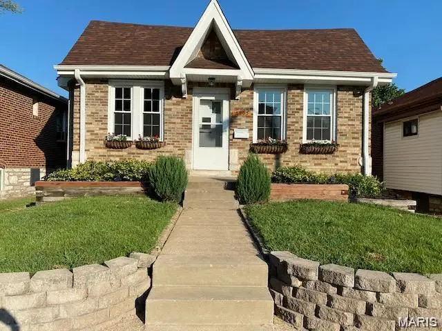 6805 Parkwood Place, Saint Louis, MO 63116 - #1