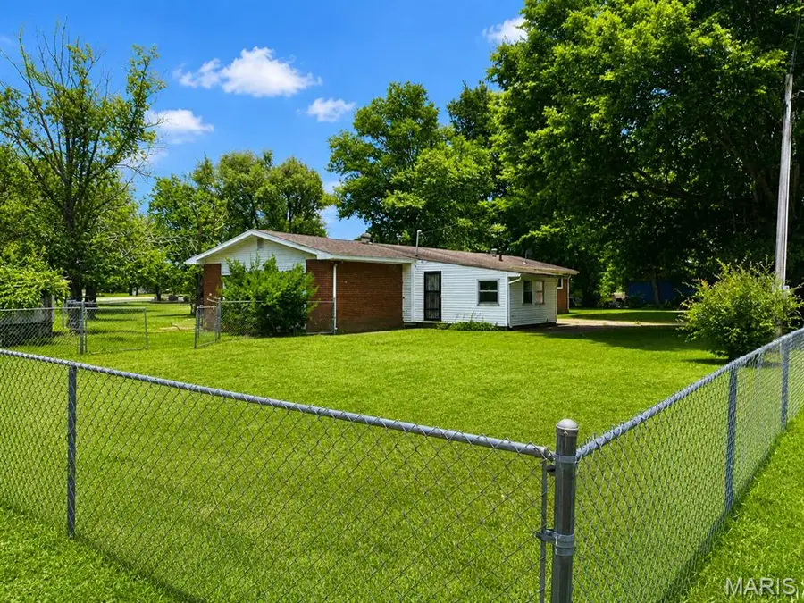 601 Carroll Street, Sikeston, MO 63801 - #3