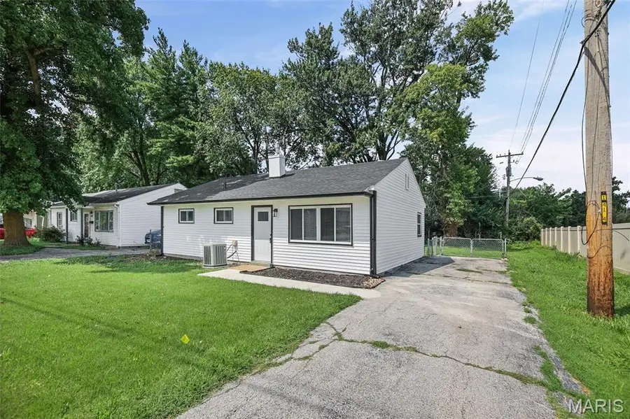1009 Royal Heights Road, Belleville, IL 62226 - #3
