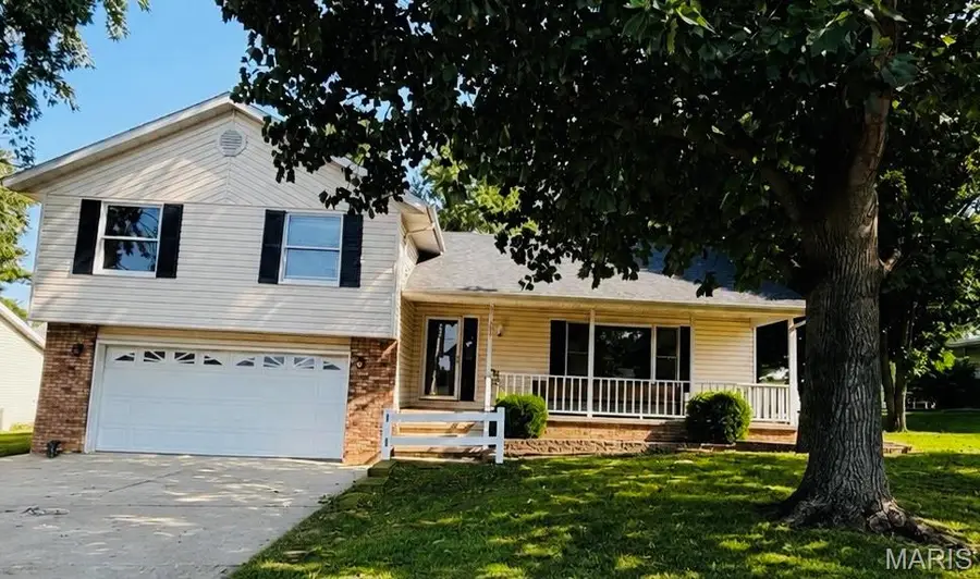 2021 BRIAN St, Vandalia, IL 62471 - #2