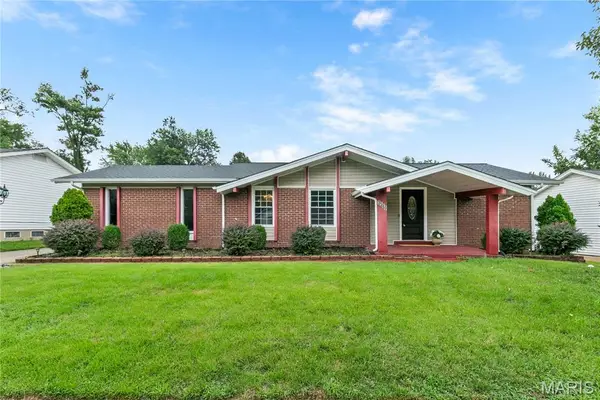 3580 Greenway Chase Drive, Florissant, MO 63031