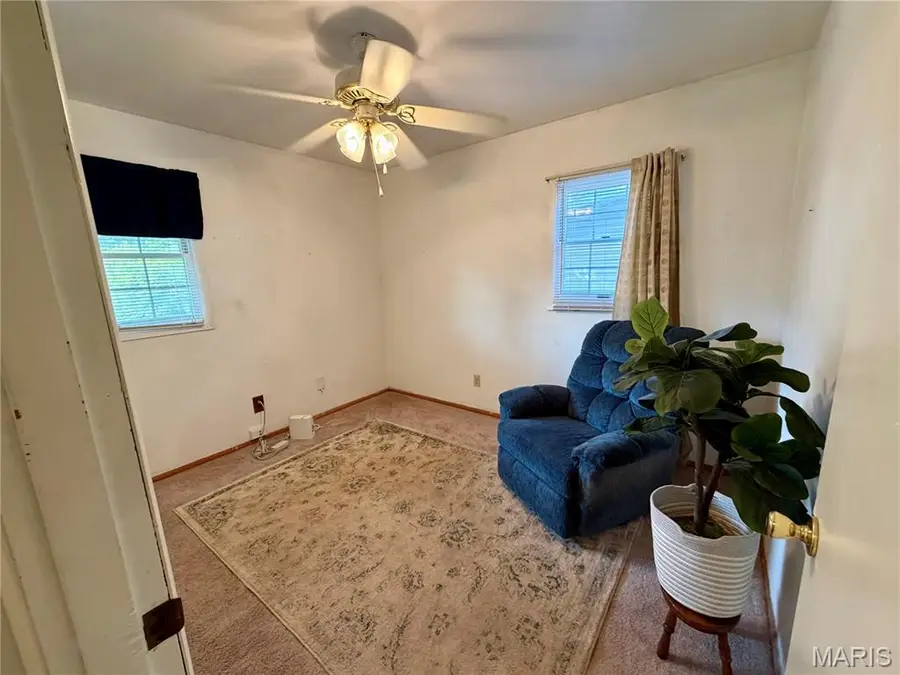 1000 Rogers Lane, Florissant, MO 63033 - #3
