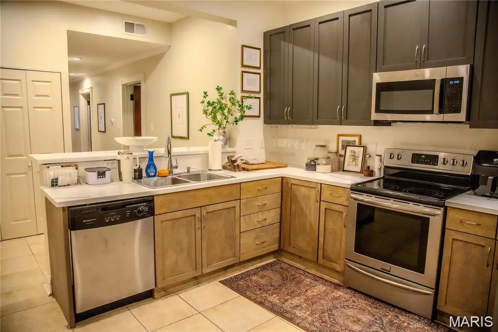 4401 Mcpherson Avenue #1W, Saint Louis, MO 63108 - #1