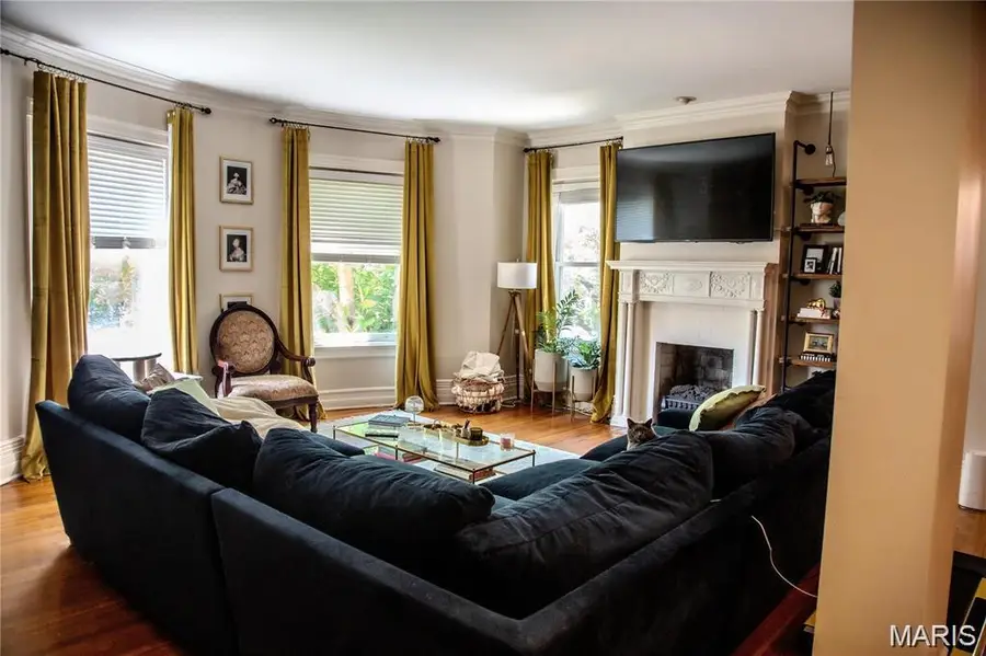 4401 Mcpherson Avenue #1W, Saint Louis, MO 63108 - #3