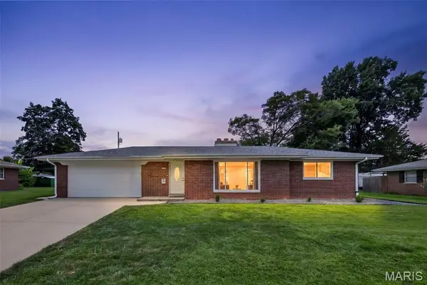 34 Chadwick Drive, Belleville, IL 62223