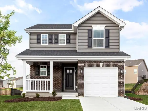2 St. James At Walnut Hills, Jefferson City, MO 65109