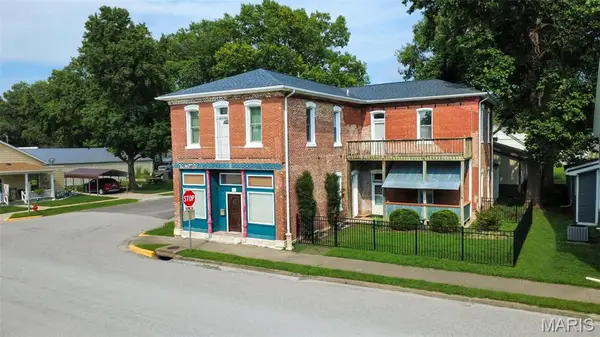 302 S Main Street, Trenton, IL 62293