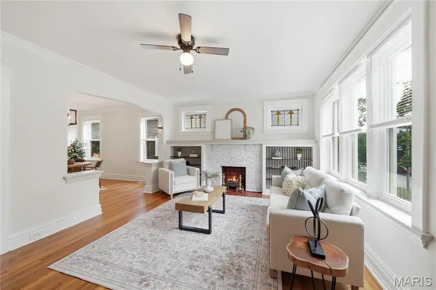 4945 Sutherland Avenue, Saint Louis, MO 63109 - #2