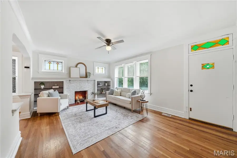 4945 Sutherland Avenue, Saint Louis, MO 63109 - #3