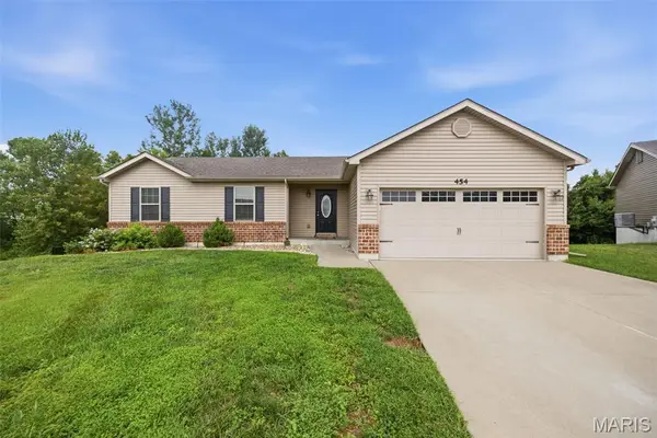454 Honeysuckle Creek Drive, Wentzville, MO 63385
