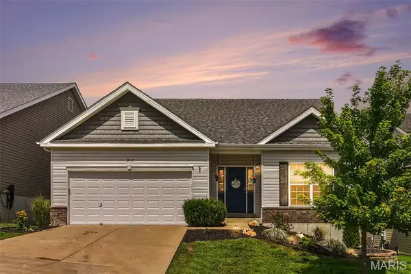 917 Meramec Grove Drive, Ballwin, MO 63021
