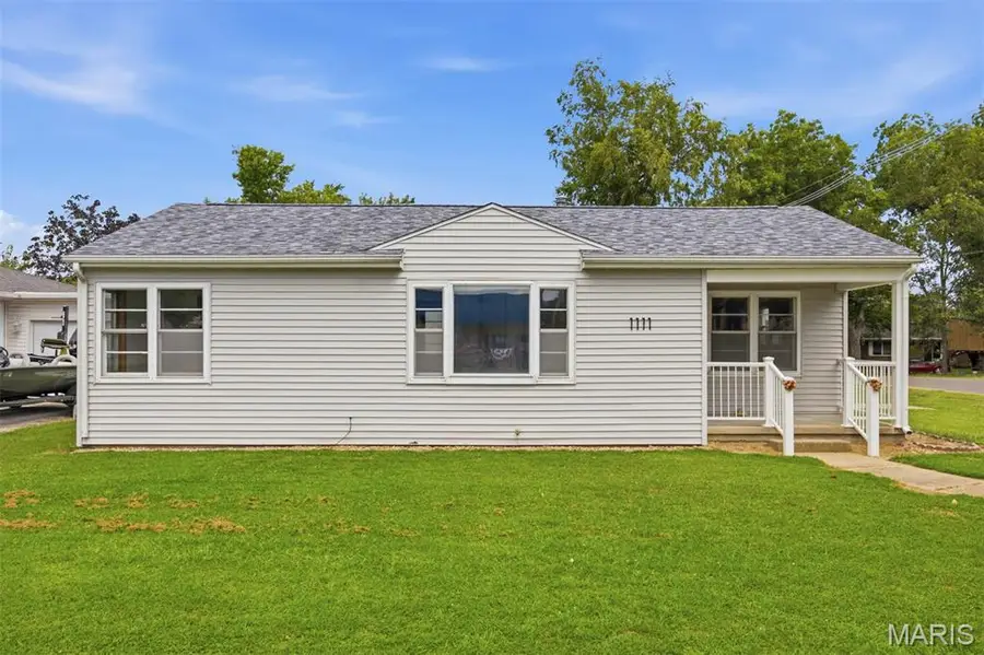 1111 Mulliken Street, Carlyle, IL 62231 - #2