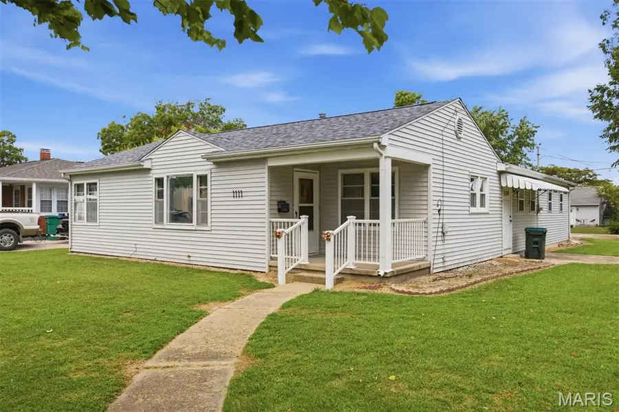 1111 Mulliken Street, Carlyle, IL 62231 - #3