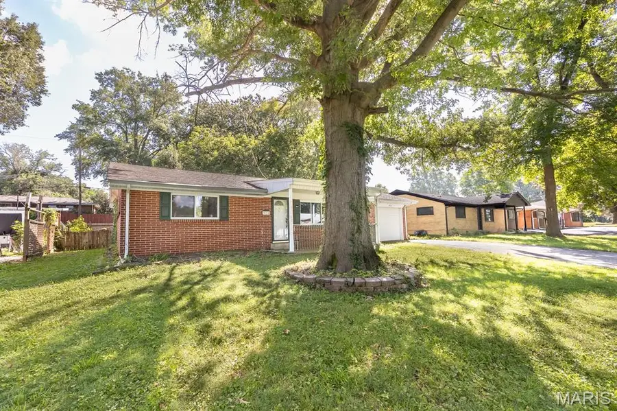 916 Peony Drive, Belleville, IL 62220 - #2