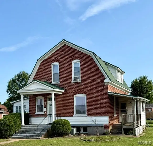 302 E Jefferson Avenue, Owensville, MO 65066 - #2