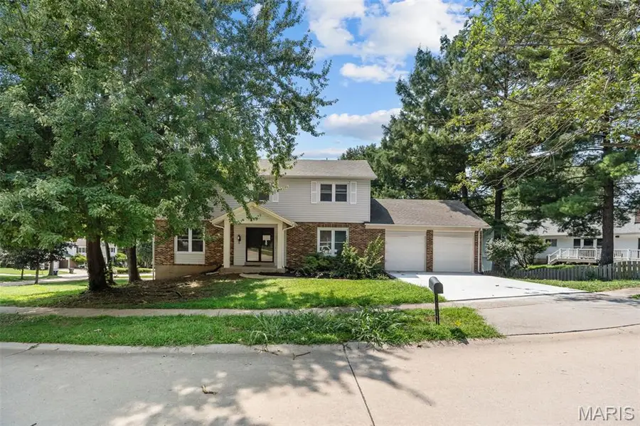 12045 Bridal Shire Court, Saint Louis, MO 63146 - #2