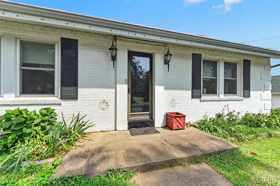 5512 Kerth Road, Saint Louis, MO 63128 - #2