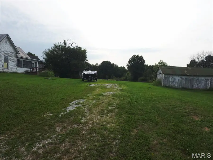 322 and 318 Palmyra Street, Perry, MO 63462 - #3