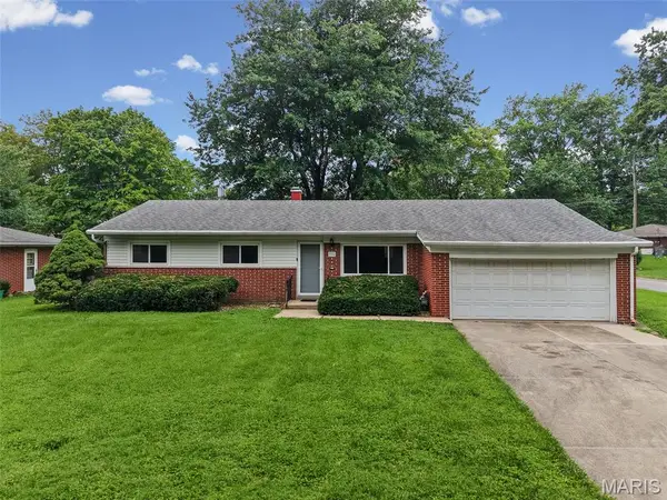 125 Chevy Chase Drive, Belleville, IL 62223