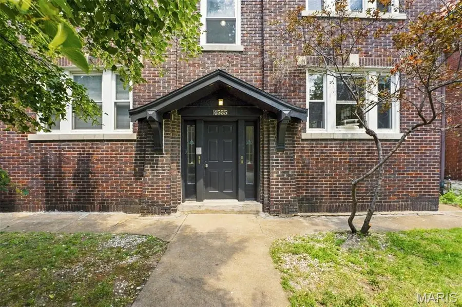 4555 Shenandoah Avenue, Saint Louis, MO 63110 - #2