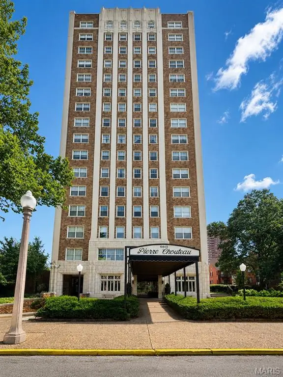 4440 Lindell Boulevard #1002, St Louis, MO 63108