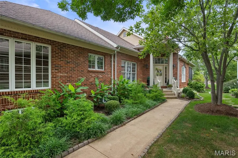 3929 Courtyard Place Drive, Sunset Hills, MO 63127 - #2
