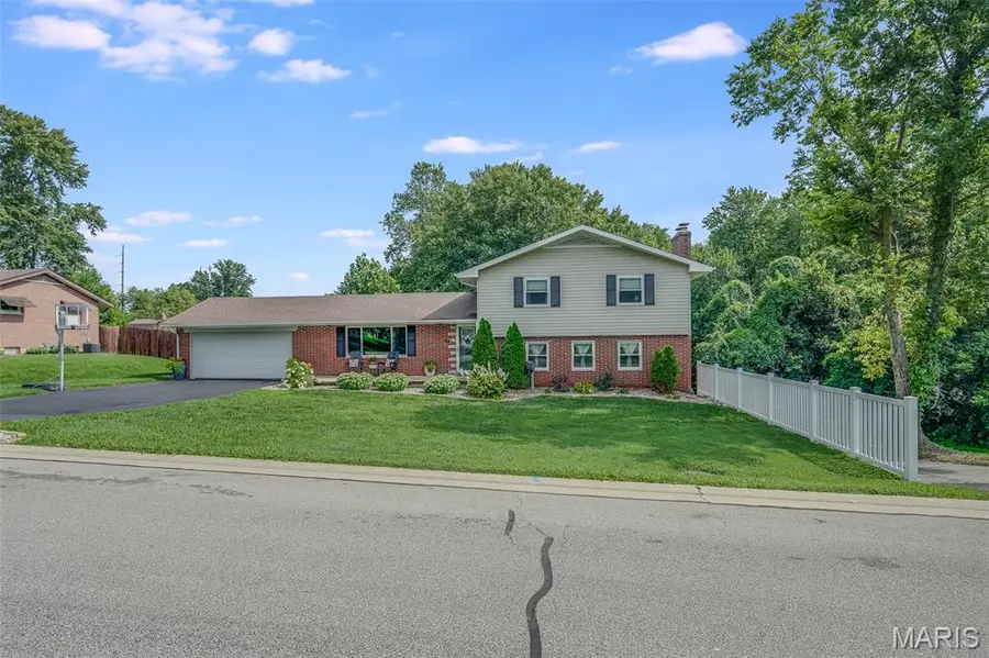 112 Saint Mary Drive, Collinsville, IL 62234 - #2