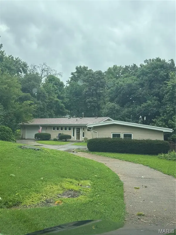 10443 Decker Avenue, Overland, MO 63114