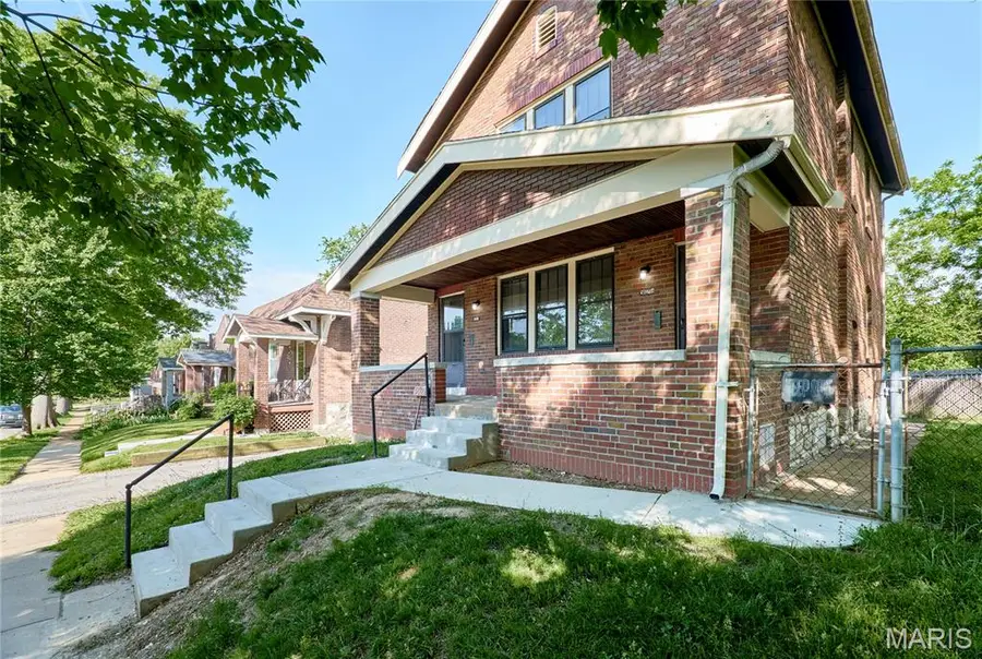 5021 Ray Avenue, Saint Louis, MO 63116 - #3
