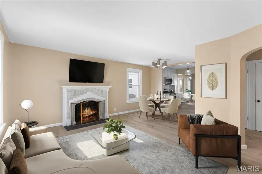 8257 Watson Road, Saint Louis, MO 63119 - #2