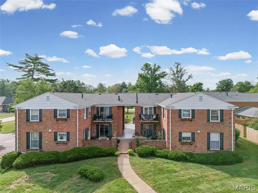 13419 Land O Woods Drive #1, Saint Louis, MO 63141 - #3