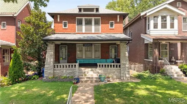 3651 Dover Place, St Louis, MO 63116