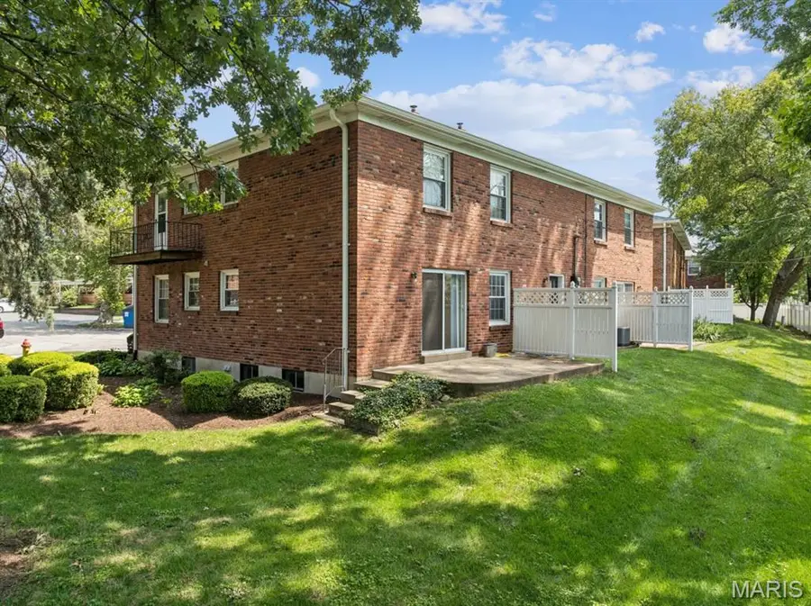 624 Candleberry Court #B, Kirkwood, MO 63122 - #2