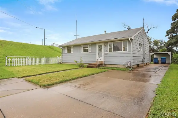 2 Briarcliff Drive, Granite City, IL 62040