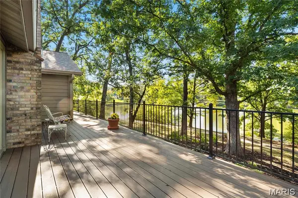 13238 Pinetree Lake Drive, Town and Country, MO 63017