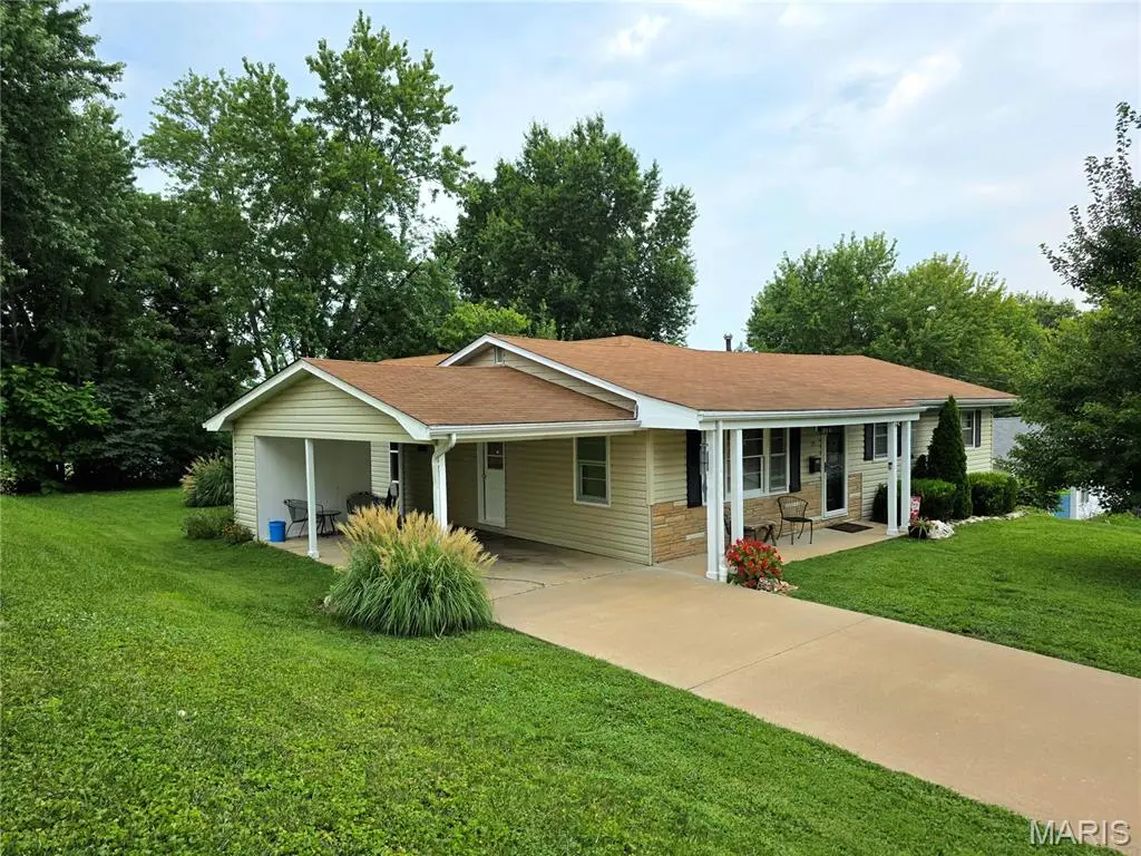 19 E 11th Street, Washington, MO 63090 - #1