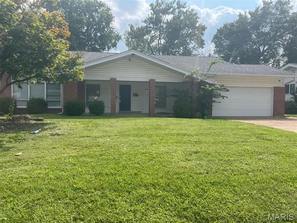 844 Townhouse Lane, Hazelwood, MO 63042 - #1