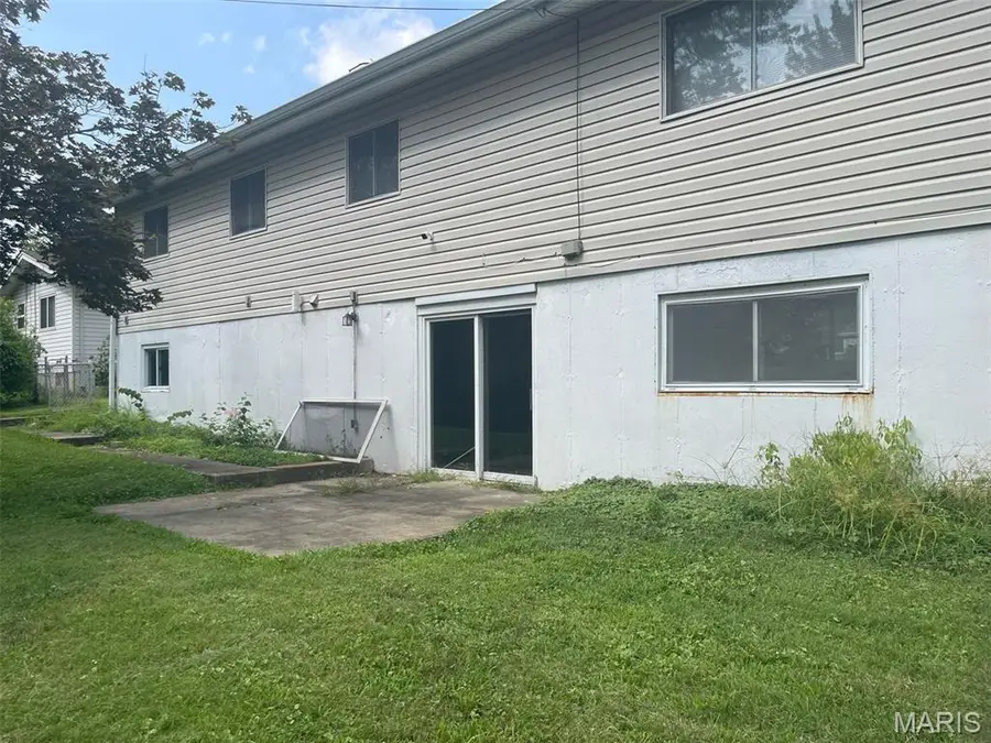 844 Townhouse Lane, Hazelwood, MO 63042 - #2