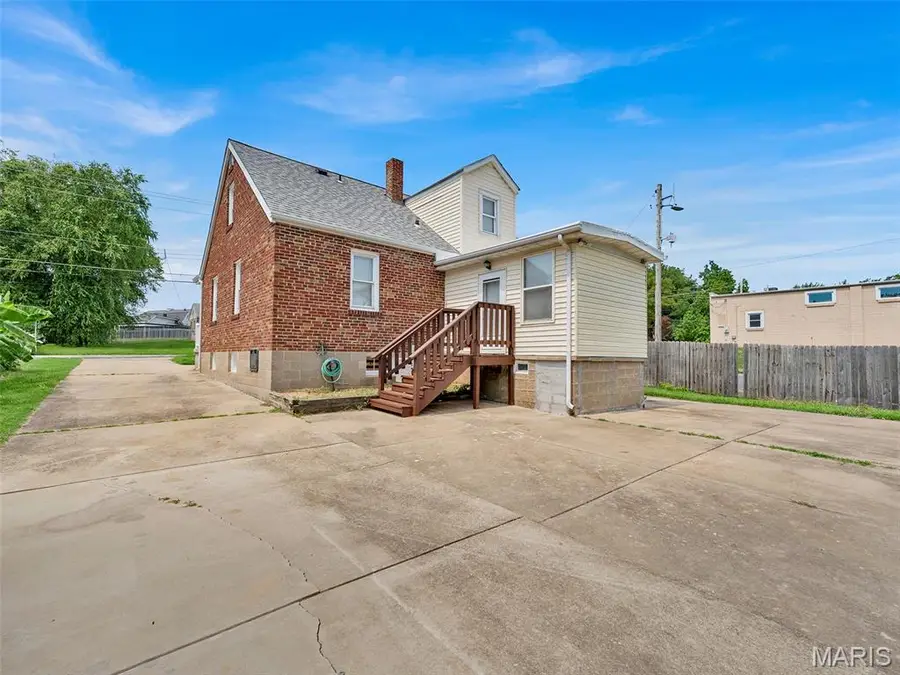2334 Wismer Avenue, Saint Louis, MO 63114 - #3