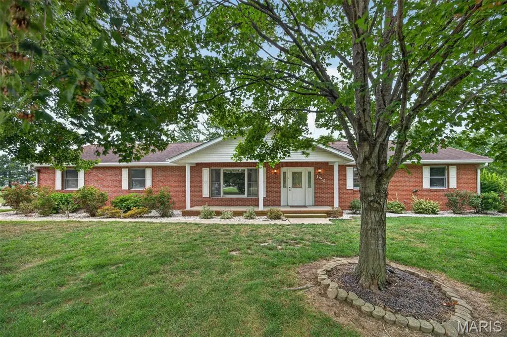 1412 Pinewood Lane, Breese, IL 62230 - #1